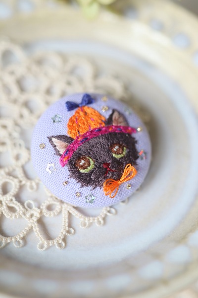 刺繍ブローチ