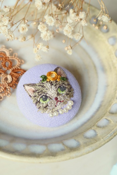 刺繍ブローチ