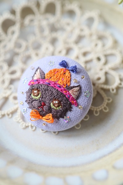 刺繍ブローチ